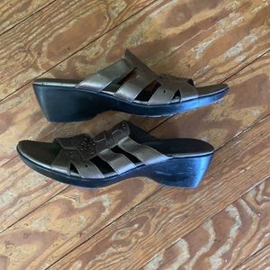 Clarks sandals very comfortable great foot support